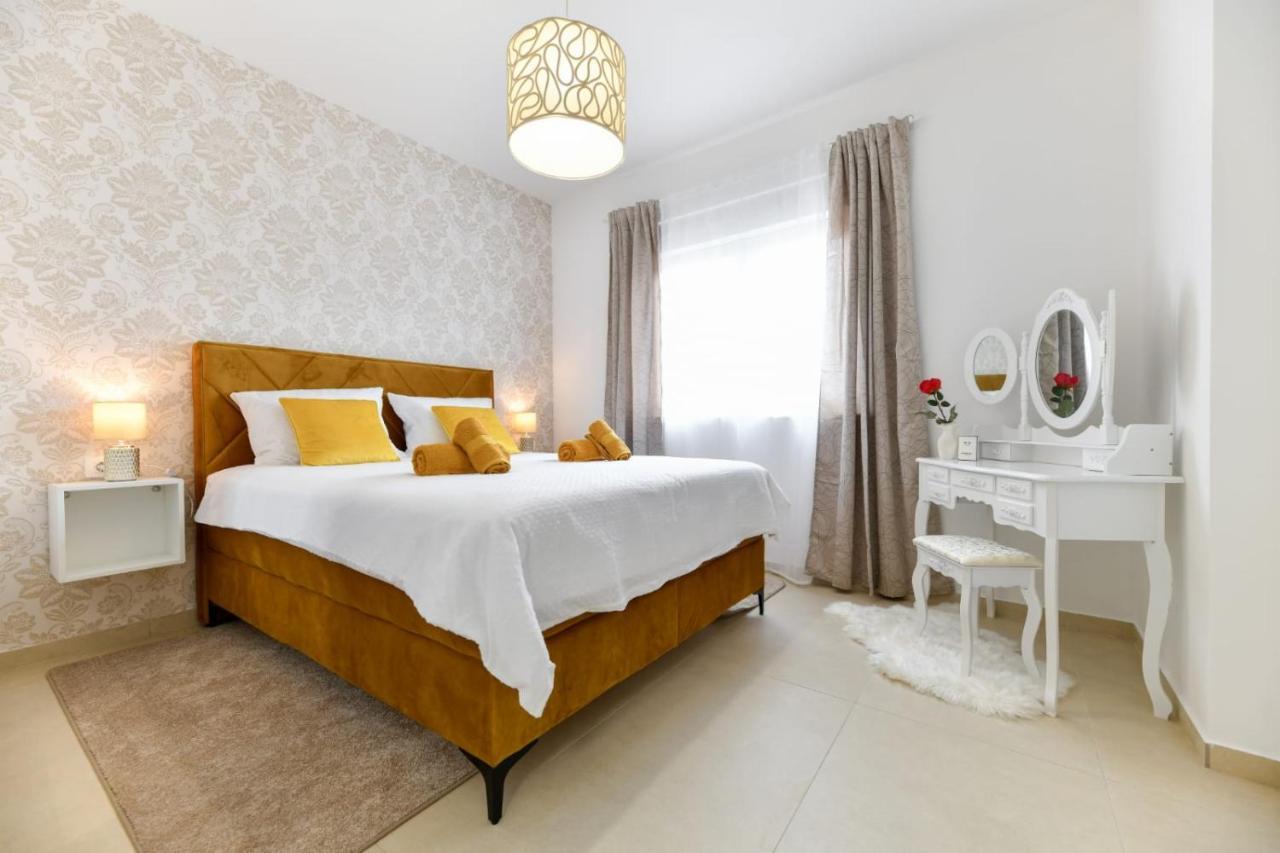 Family Apartment Amare 扎达尔 外观 照片